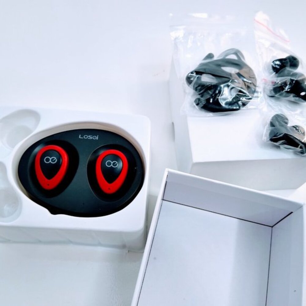 Losei Wireless/Bluetooth Earbudz Headphones NWT